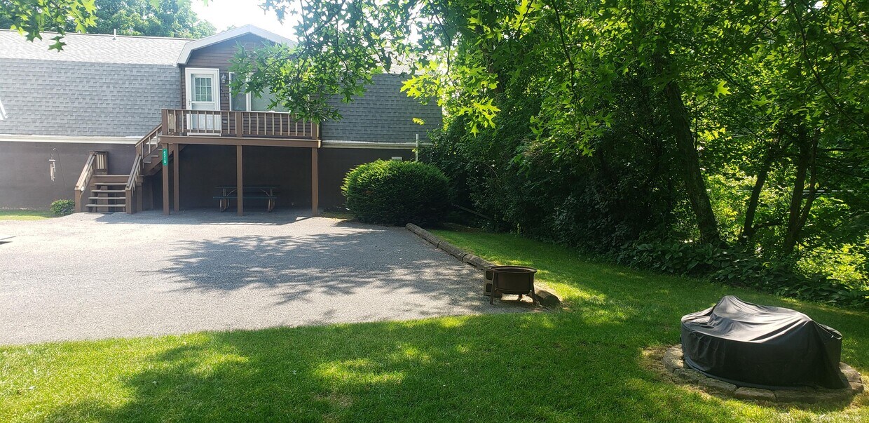 Primary Photo - 4215 Valley Rd