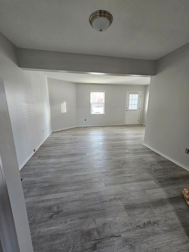 Comedor/Sala de estar con plano abierto - 5308 Wayne St