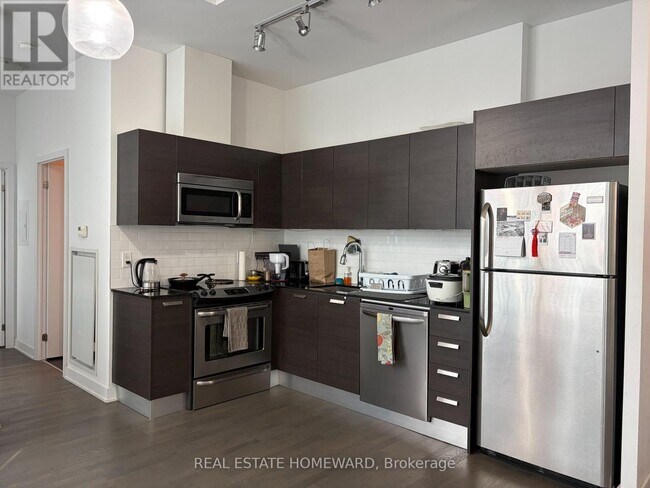 Photo du bâtiment - 1815 Yonge St