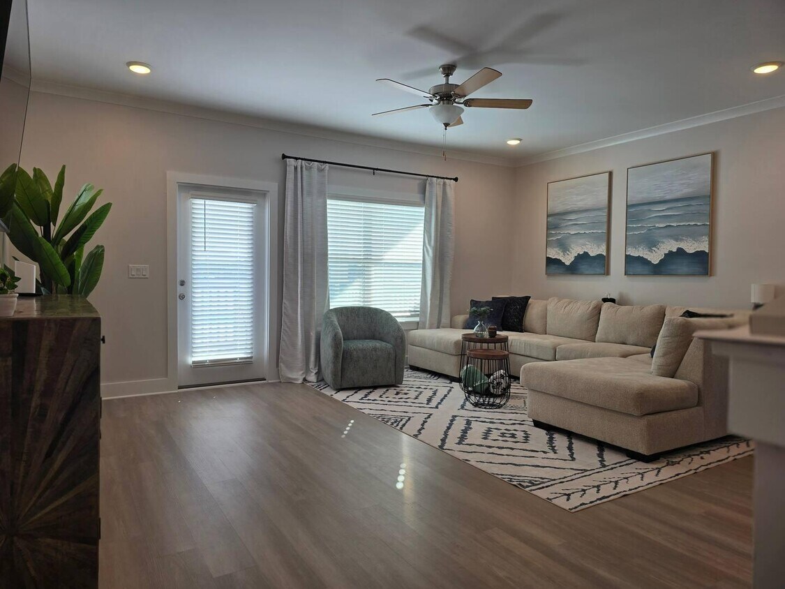 Foto principal - 304 Florida Ln