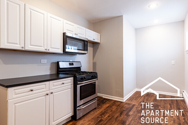 Foto del edificio - 3827 N Drake Ave