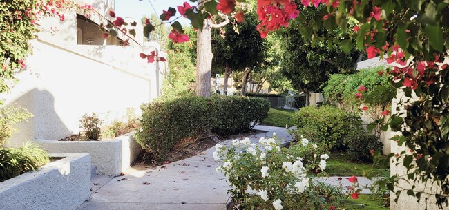 Front of Unit - 11756 Moorpark St