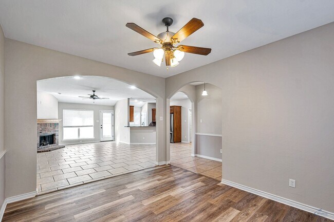 Foto del edificio - 3 Bed 2 Bath Home Ready To Rent ASAP!
