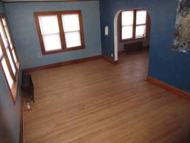 Building Photo - 218 N 3rd St
