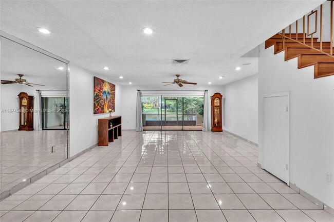 Building Photo - 3825 Estepona Ave