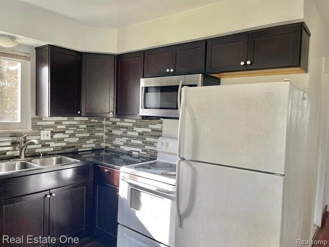 Foto del edificio - 100 W Hickory Grove Rd