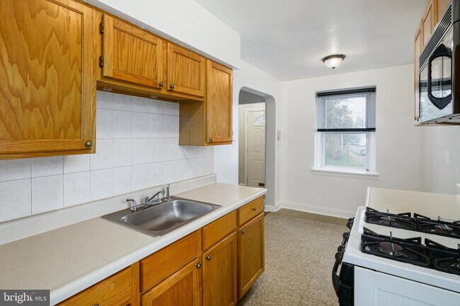 Foto del edificio - 7300 Brentwood Rd