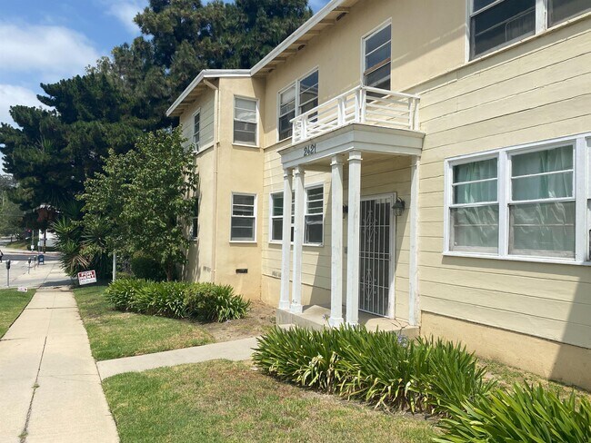Foto del edificio - 2471 Silver Lake Blvd