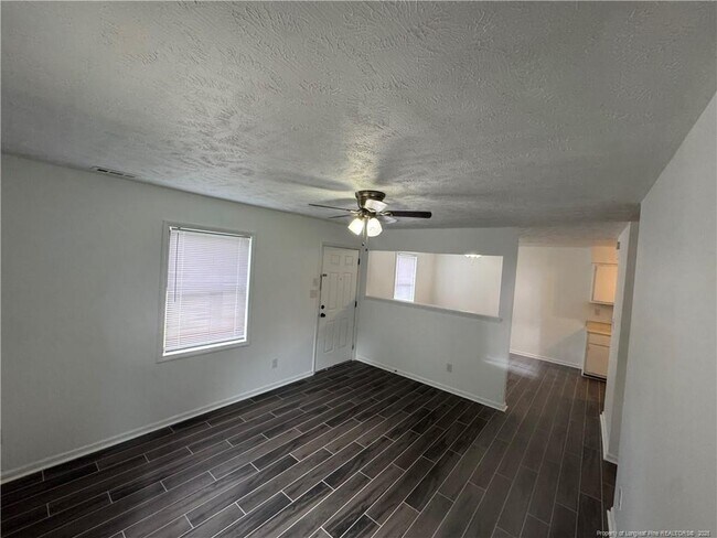 Foto del edificio - 7044 Philippi Church Rd