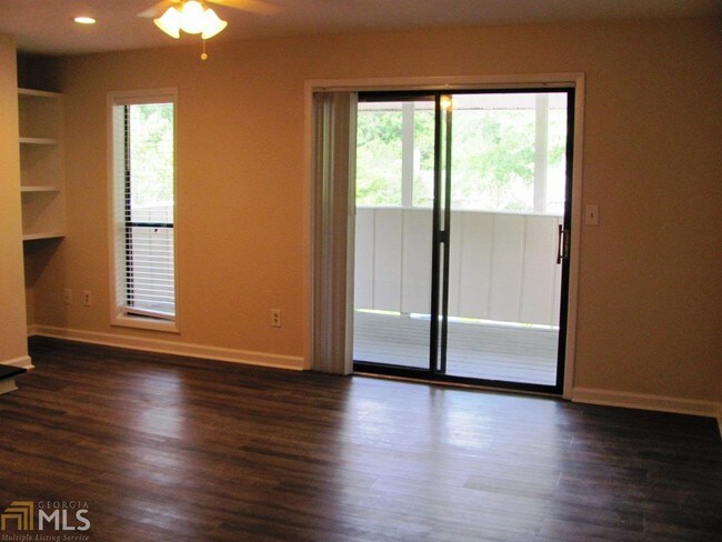 Foto del edificio - 1407 Wynnes Ridge Cir