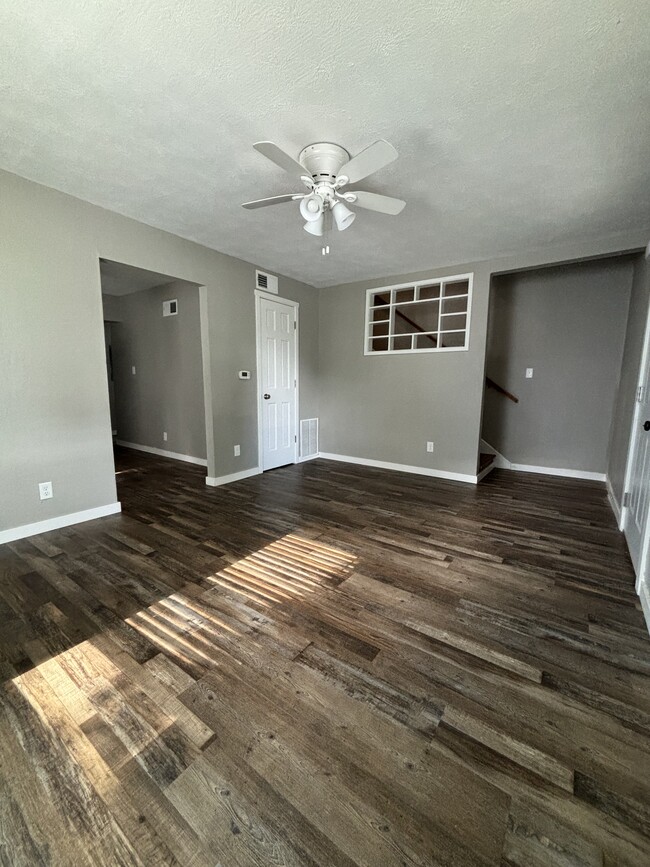 Building Photo - 280 Forest Ave