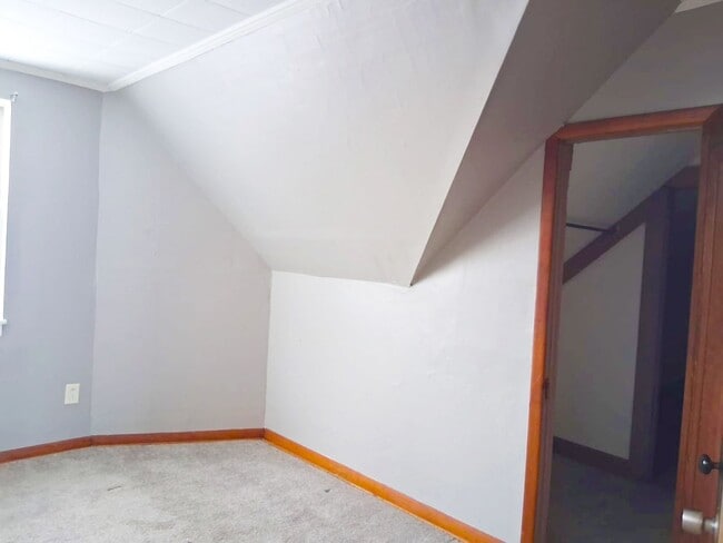 Building Photo - 7402 Park Ln