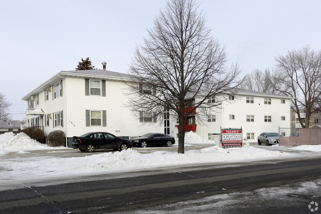 Primary Photo - Northbrook & Ryan Drive Apartments