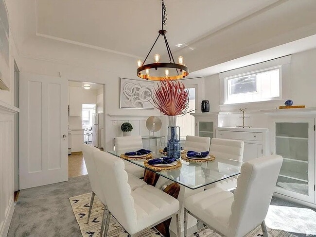 Building Photo - "Charming 2-Bed Sanctuary in San Francisco – Cozy 900 Sq Ft Retreat!"
