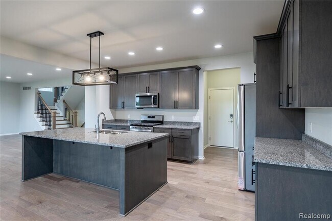 Foto del edificio - 24180 Liberty Hill Dr