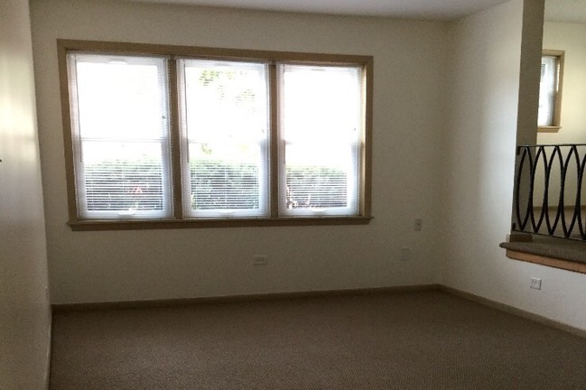 Living room - 500 Ida Ct