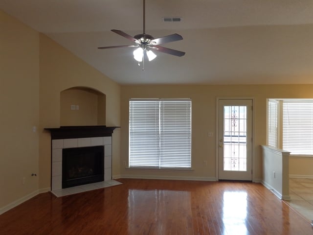Building Photo - 7859 Parkmont Dr