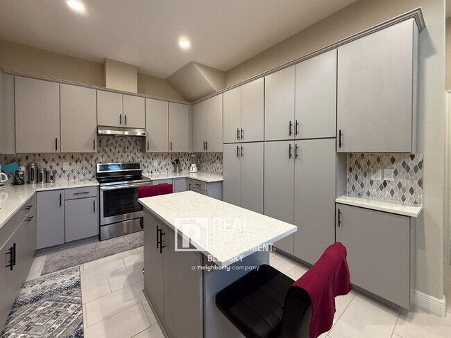 Building Photo - 30025 Ganga Way