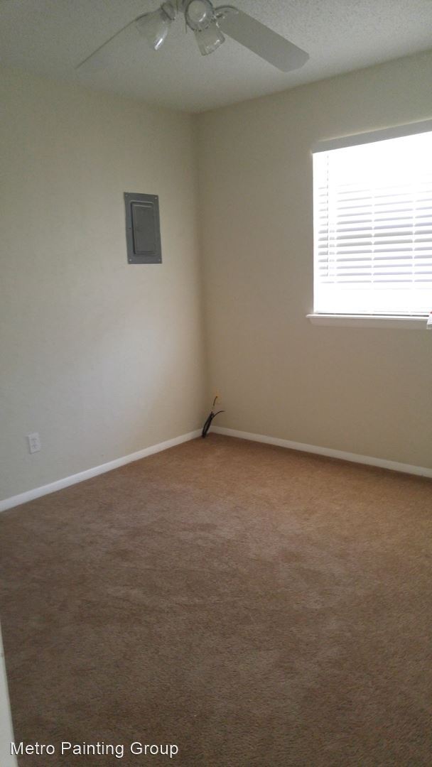 Building Photo - 3 br, 1.5 bath House - 4639 NW SANTA FE