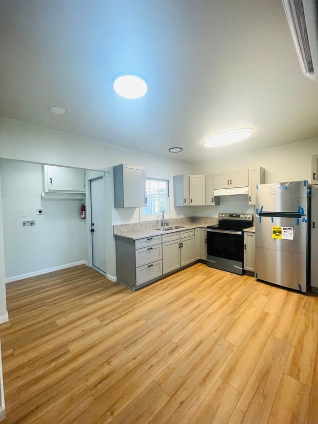 Building Photo - Charming 3-bedroom, 2-bathroom single story home located in the heart of Fillmore