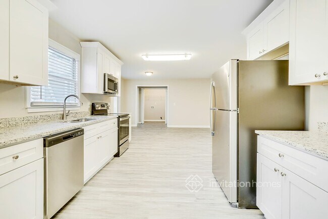 Building Photo - 116 Roe Hampton Ln SW