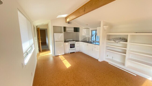 Building Photo - 945 Cowper St