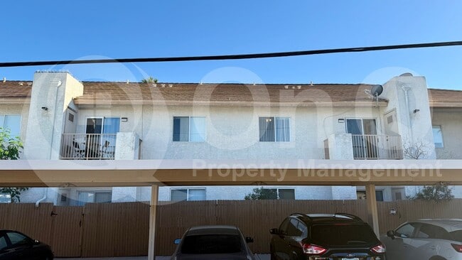 Foto del edificio - 6920 E 4th St