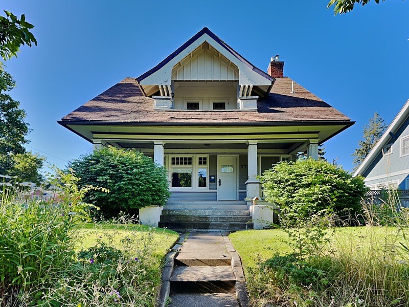 1701 W 11th Ave, Spokane, WA 99204 House for Rent in Spokane, WA