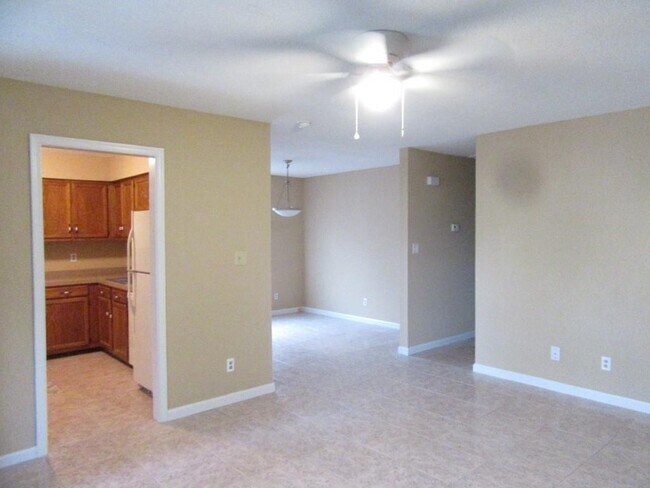 Foto del edificio - 1450 Turkey Ridge Rd