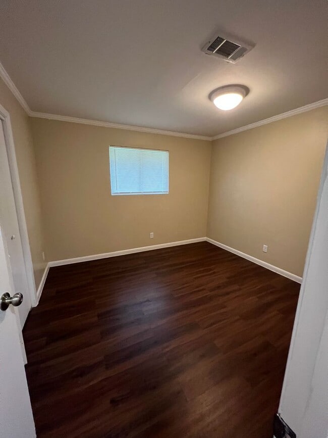 Foto del edificio - Spacious 3 Bed / 1 Bath Home with a Large Backyard – Port Arthur, TX