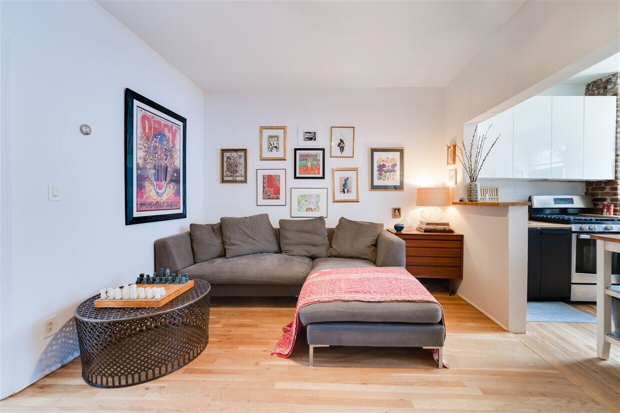 76 Colgate St, Jersey City, NJ 07302