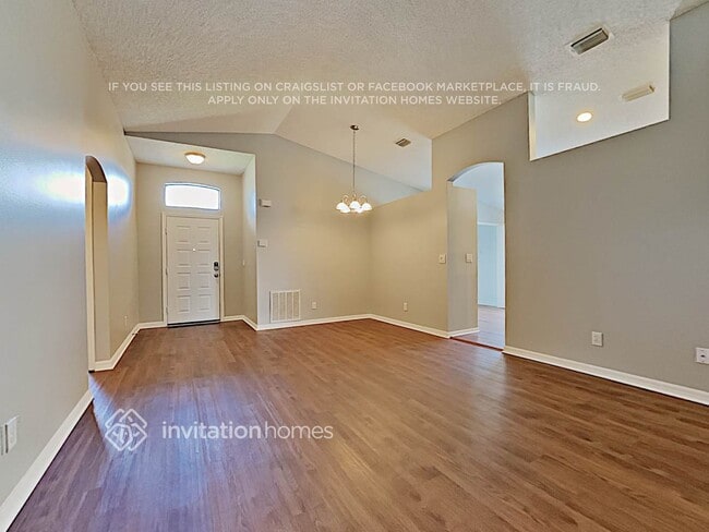 Building Photo - 2101 Tiburon Ln