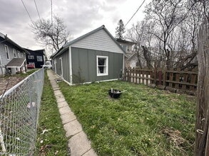 Building Photo - 503 S Almon St
