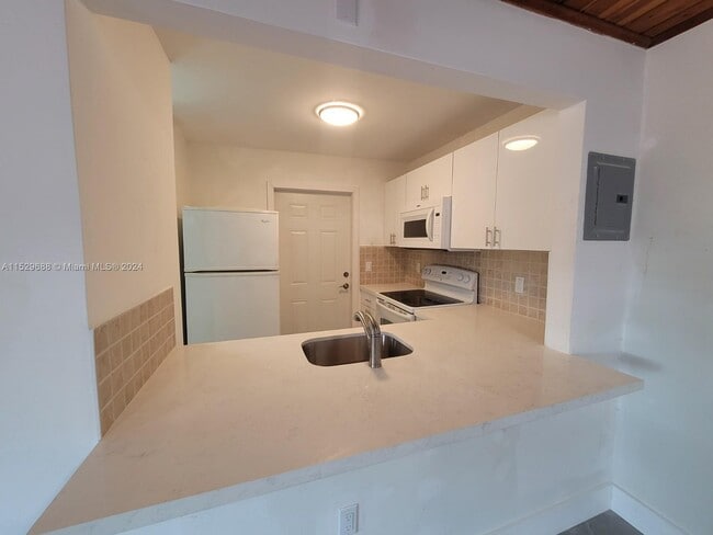 Foto del edificio - 3575 NW 14th St