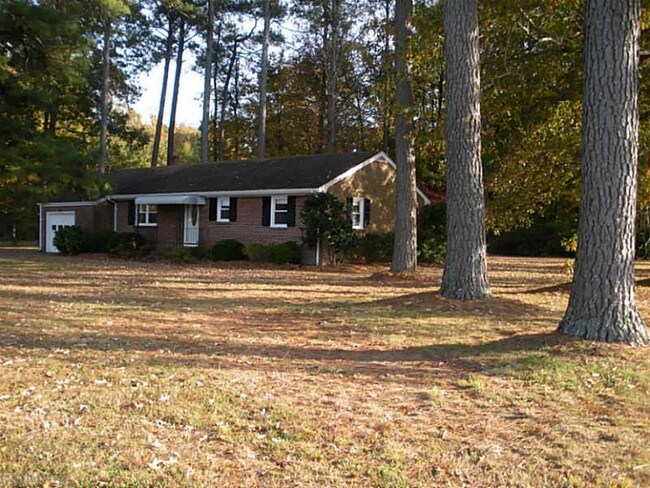 Building Photo - 624 St Brides Rd W