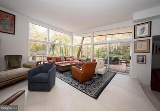 Building Photo - 39 Fairview Rd