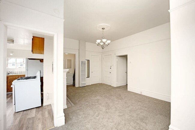 Building Photo - 2316 Buena Vista Ave #3 - 1 bedroom | 1 ba...