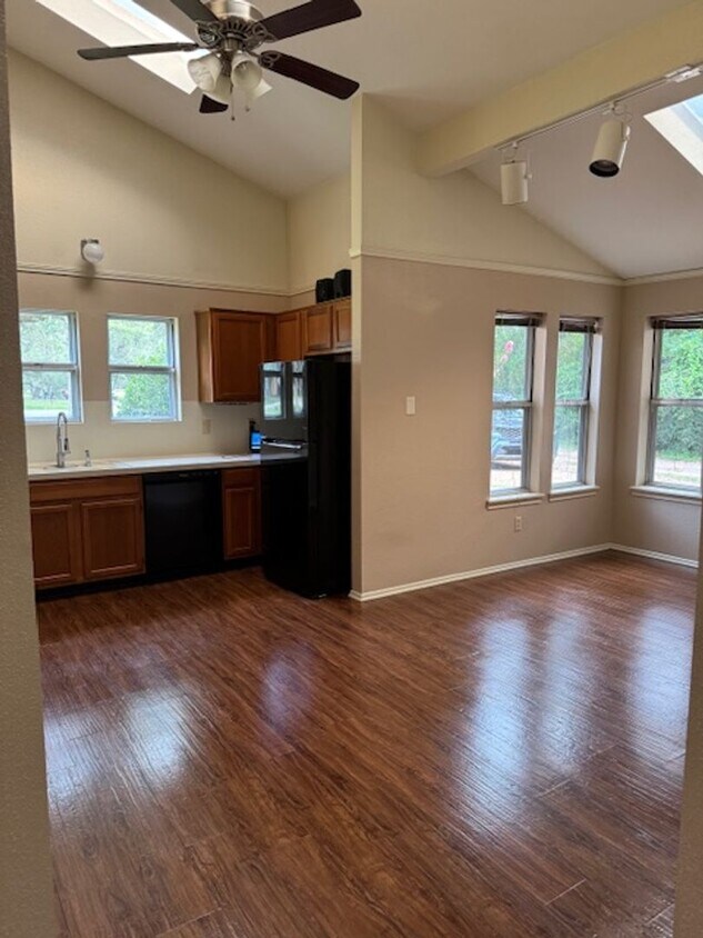 Building Photo - Peaceful Country rental home