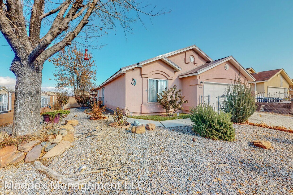 7615 Autumn Breeze Rd SW, Albuquerque, NM 87121