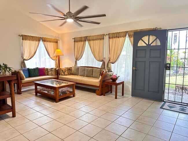 Foto del edificio - Gated Home in Hawaiian Paradise Park