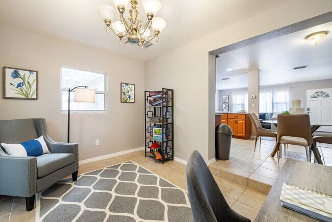 Foto del edificio - 2454 Whitman St