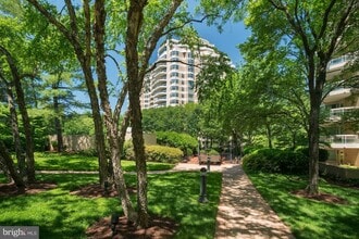 Building Photo - 5610 Wisconsin Ave