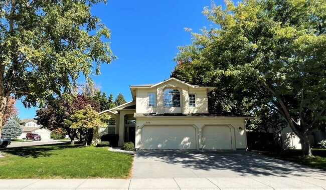 Foto del edificio - Beautiful 5bd 3ba home on corner lot, Edge...