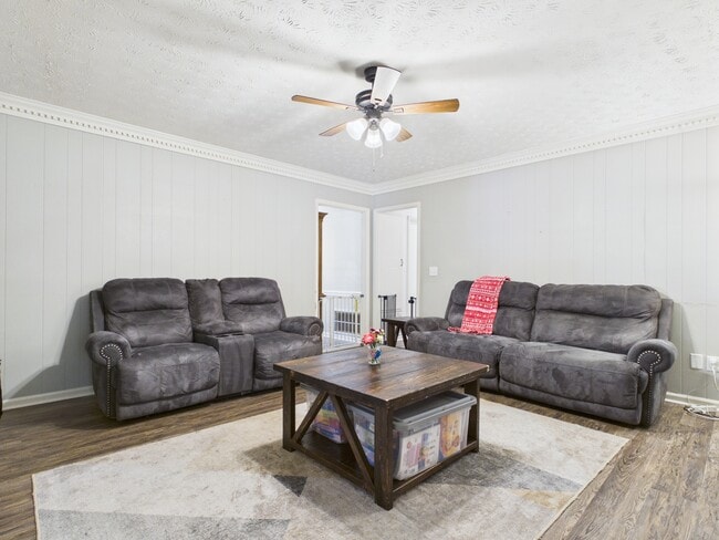 Building Photo - 1332 Autumnridge Dr
