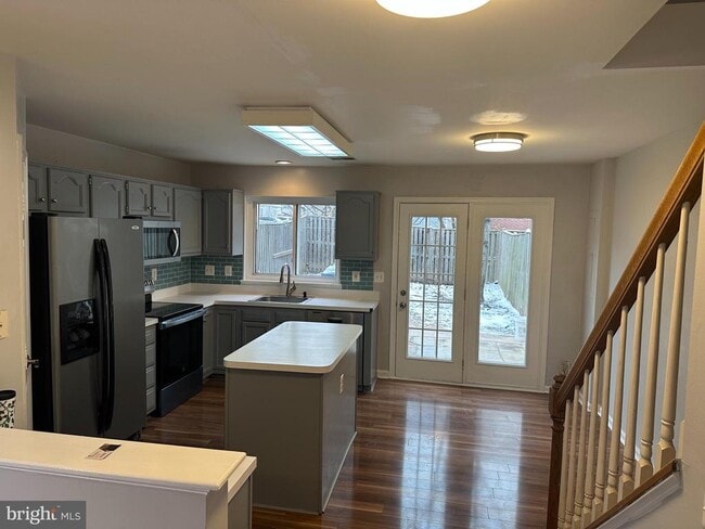 Foto del edificio - 43004 Beachall St