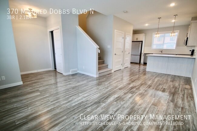 Building Photo - Bright and spacious recently built townhou...
