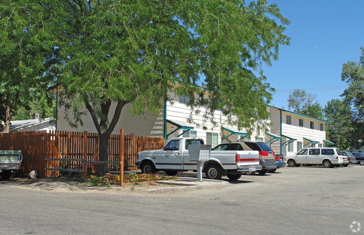 Primary Photo - 207 E 33rd St