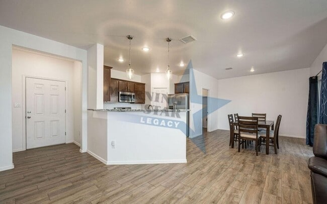 Building Photo - Nearly New Home! Near Nasa/White Sands- ba...