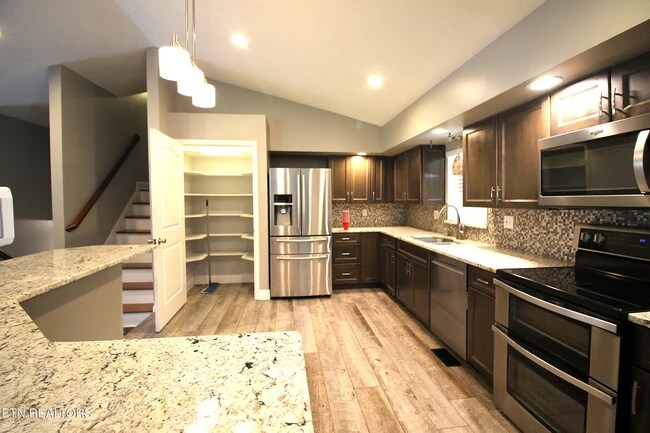 Building Photo - 325 Wardley Rd