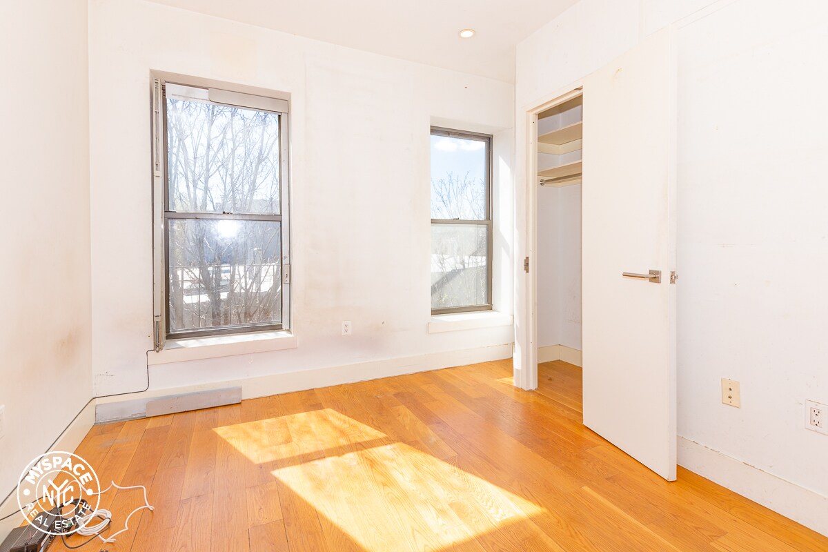 Foto principal - 94 Malcolm X Blvd
